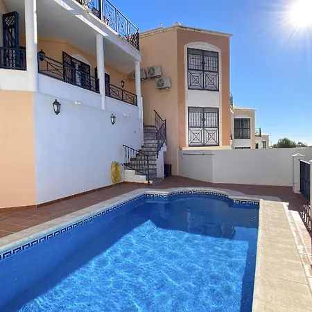 Mit Privatpool Fuer 7 Personen Ca 150 Qm In Nerja, Andalusien Costa Del Sol Nerja