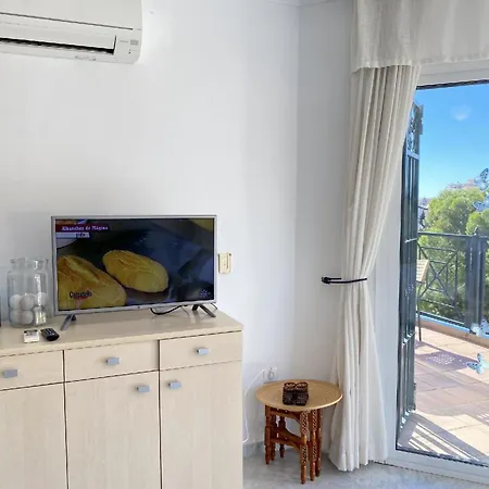 Mit Privatpool Fuer 7 Personen Ca 150 Qm In Nerja, Andalusien Costa Del Sol Tatil Evi *